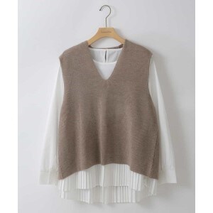 ブラウス×Vネックニットベスト